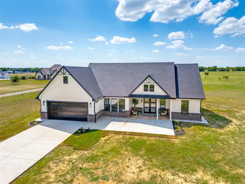 3150 Crisp Road, Ennis