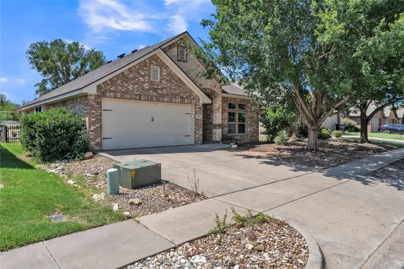 1321 Lauren Lane, Granbury