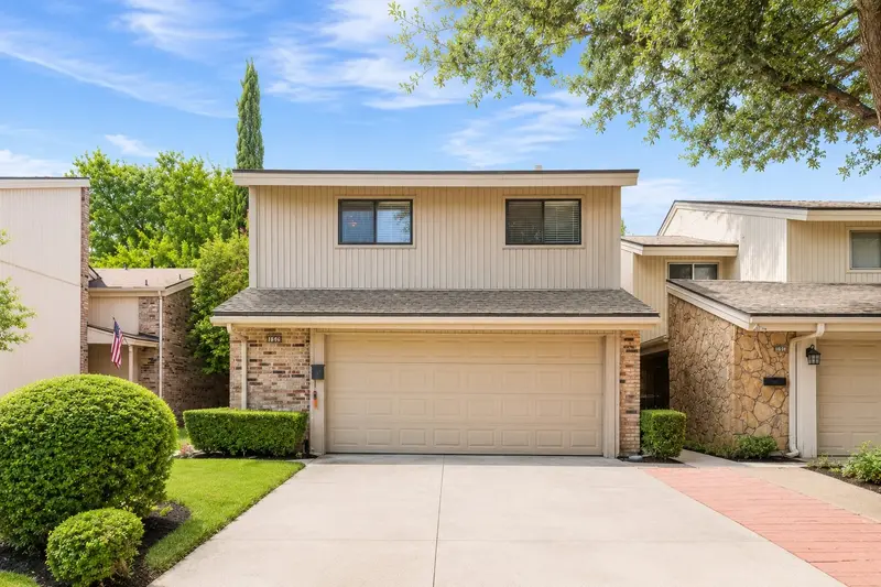 1806 Lakecrest Court, Carrollton