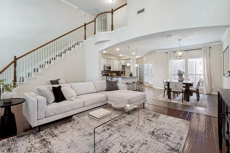 4916 Empire Way, Irving
