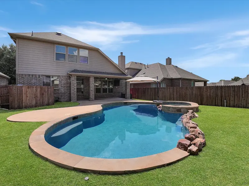 1907 Hidden Fairway Drive, Wylie