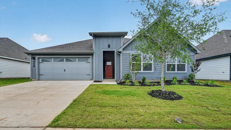 243 SANDSTONE Circle, Granbury