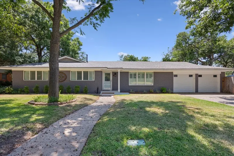 2432 Skyline Drive, Waco