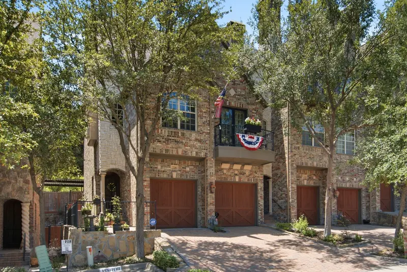 728 Rockingham Drive, Irving