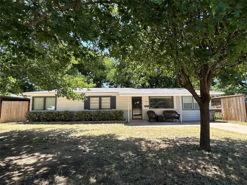 908 Fairview Street, Graham