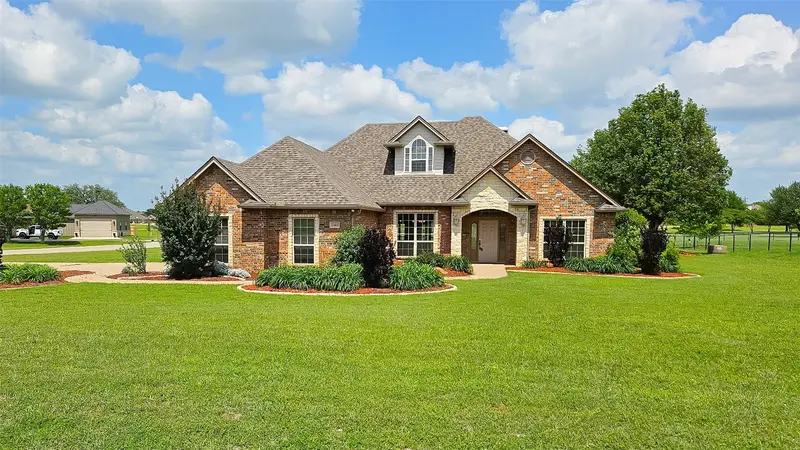 2300 E Emerald Bend Court, Granbury