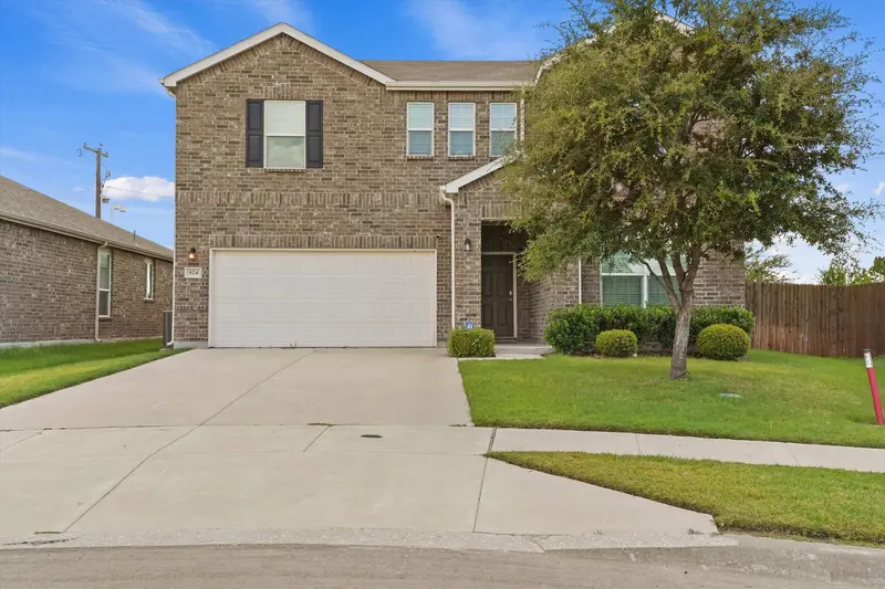 824 Lemongrass Court, Fort Worth