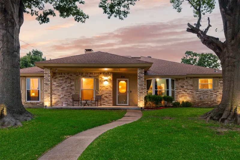 800 Brownfield Drive, Mesquite