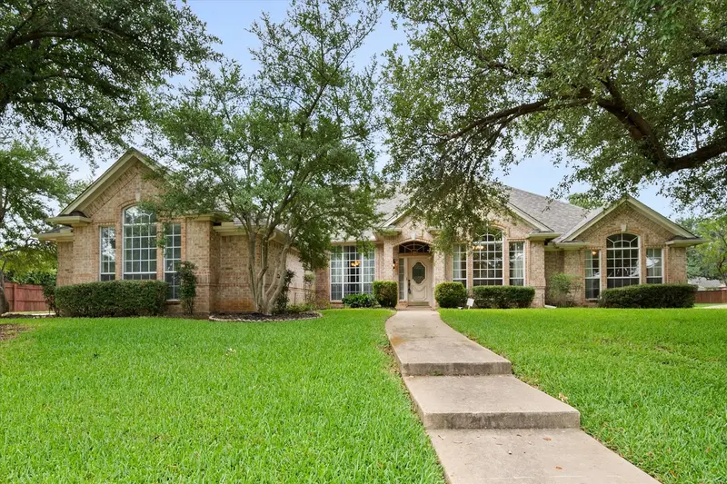 8904 Thornway Drive, North Richland Hills