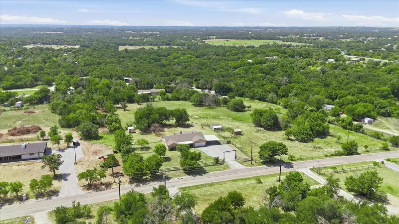 892 Highland Circle, Springtown