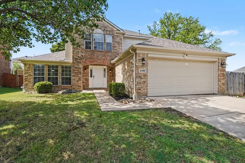 5400 Crater Lake Drive, Fort Worth
