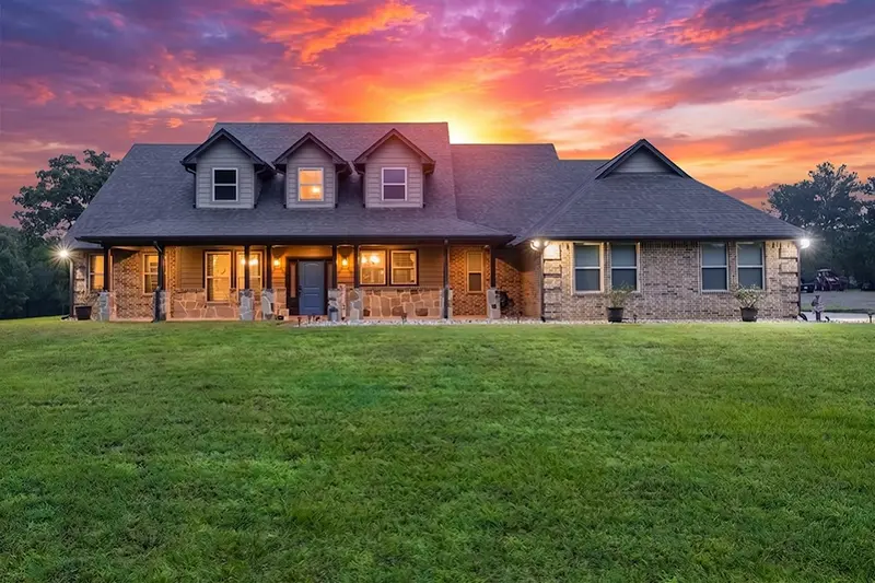 1408 Pine Wilderness Drive, Queen City