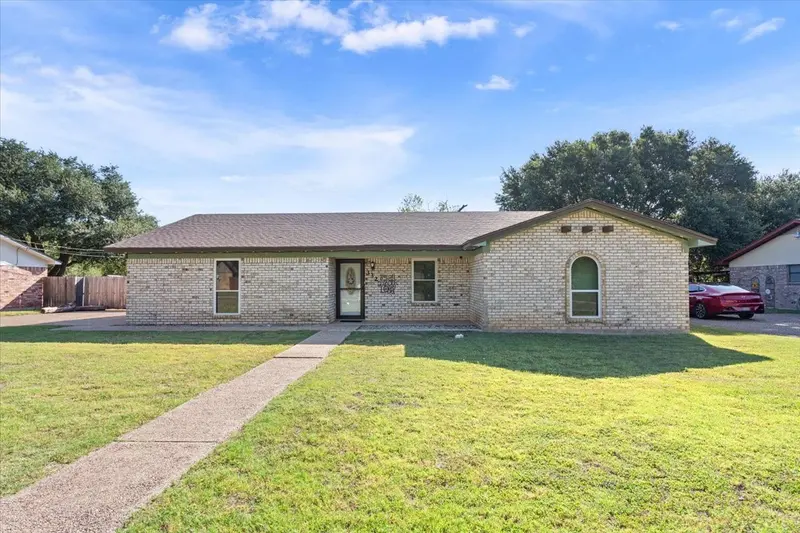 332 Bowie Lane, Hewitt