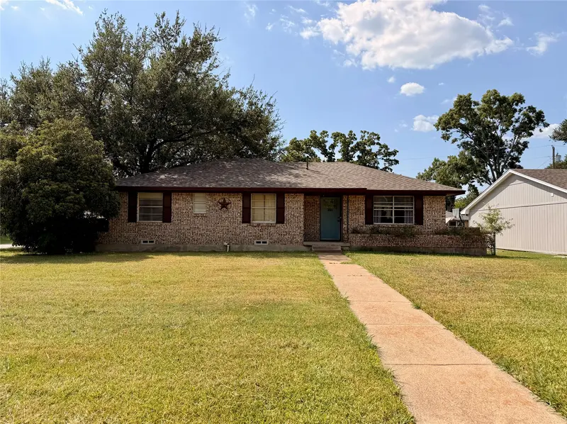 201 Collins Drive, Terrell