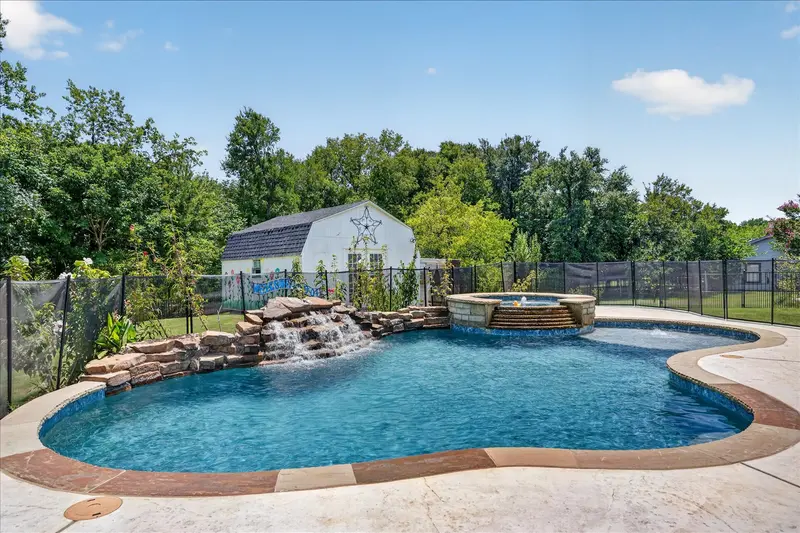1425 Pioneer Drive, Lowry Crossing