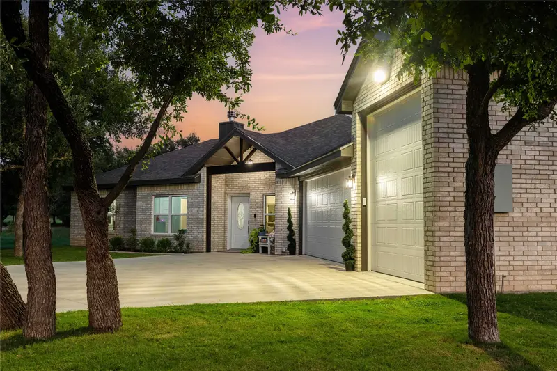 7274 Feather Bay Boulevard, Brownwood