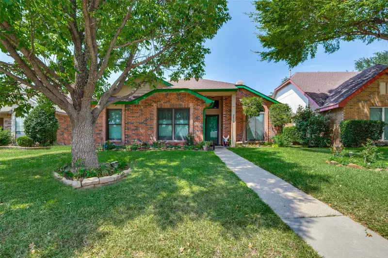 2910 Spinner Lane, Grand Prairie