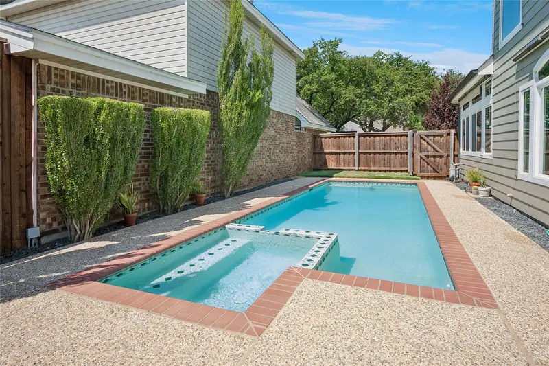 408 Silverton Drive, Irving