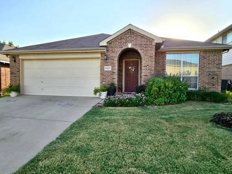 8853 STIRRUP Way, Fort Worth