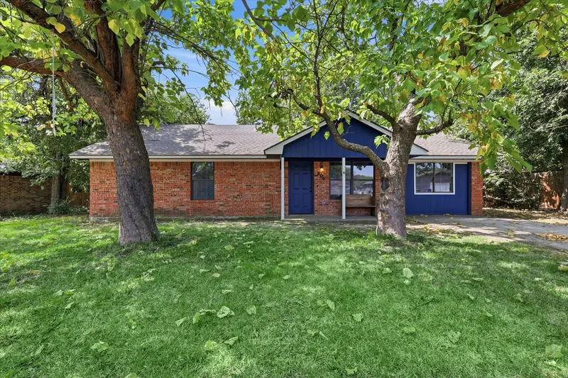204 Jackilu Street, Sanger