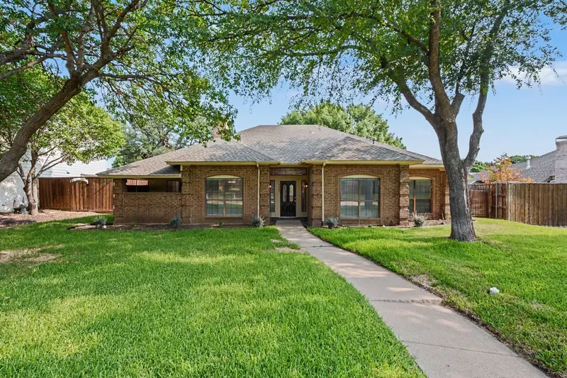 4425 Avonshire Lane, Plano