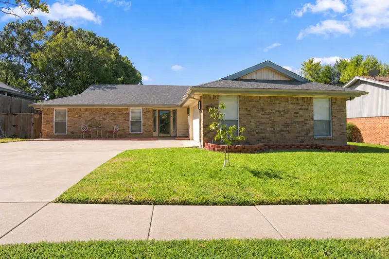 3104 Sugar Street, Bedford