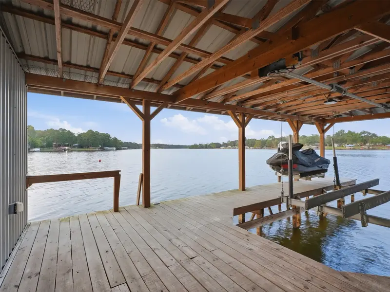 504 CR 2298, Mineola