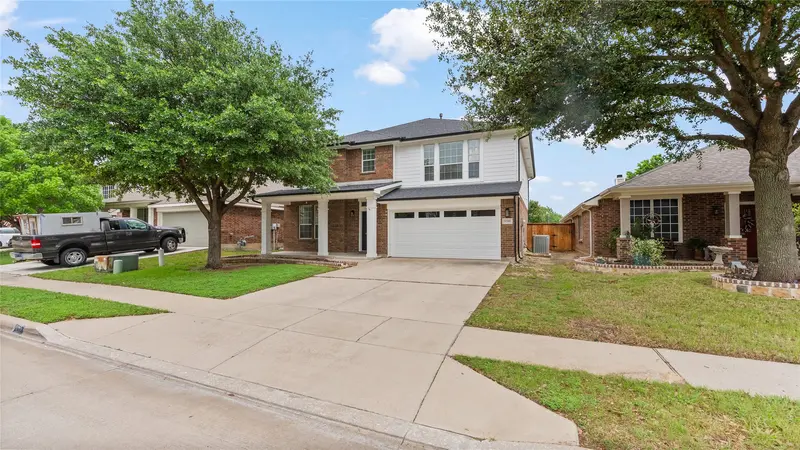 9208 Comanche Ridge Drive, Fort Worth