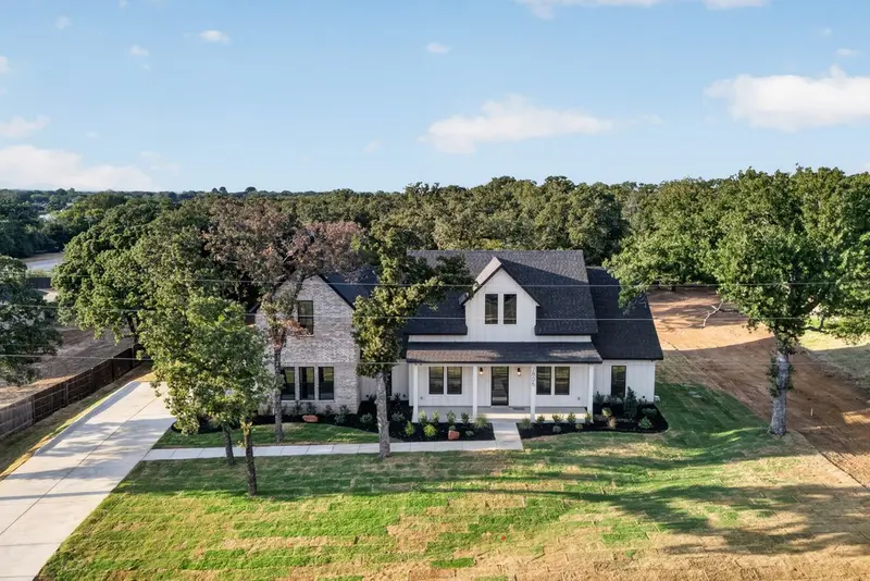 2805 Private, Burleson