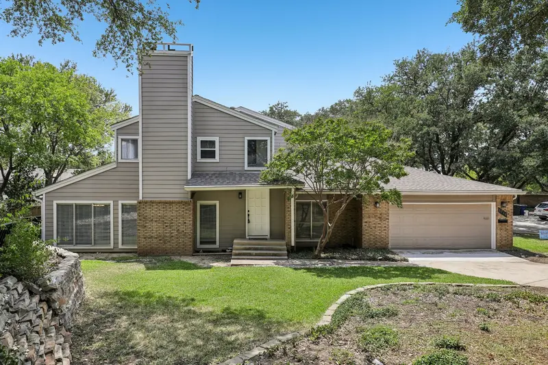 2712 Meadowstone Court, Carrollton