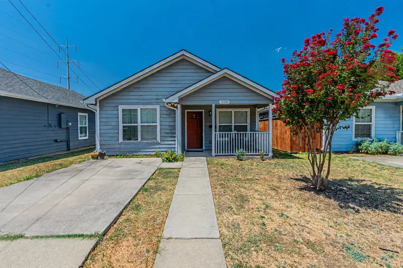 1109 E Avenue, Plano