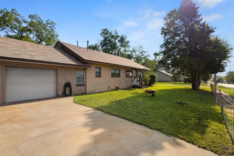 301 W Nelson Street, Bowie