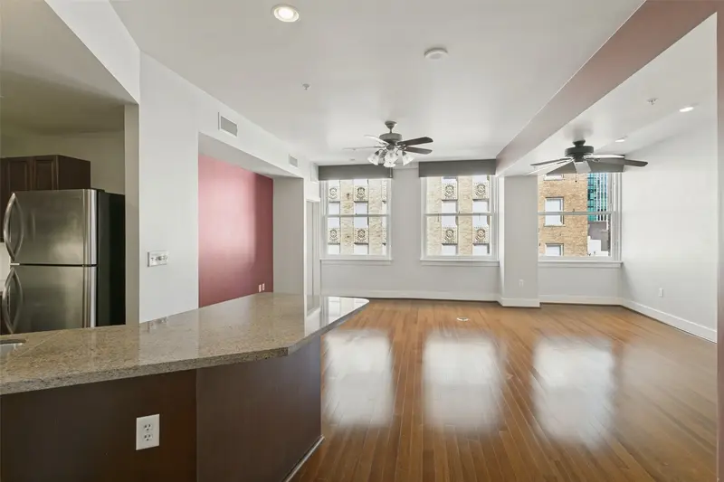 411 W 7th Street, Fort Worth