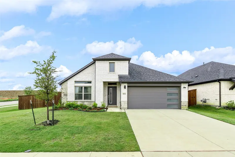 10544 Landry Bluff Lane, Fort Worth