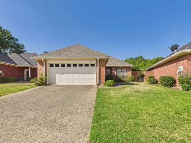 806 Torribrooke Lane, Athens