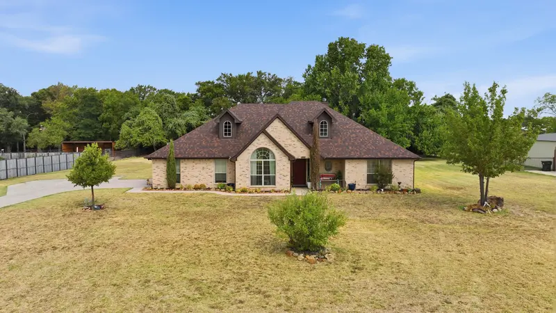 197 Savannah Drive, Weatherford