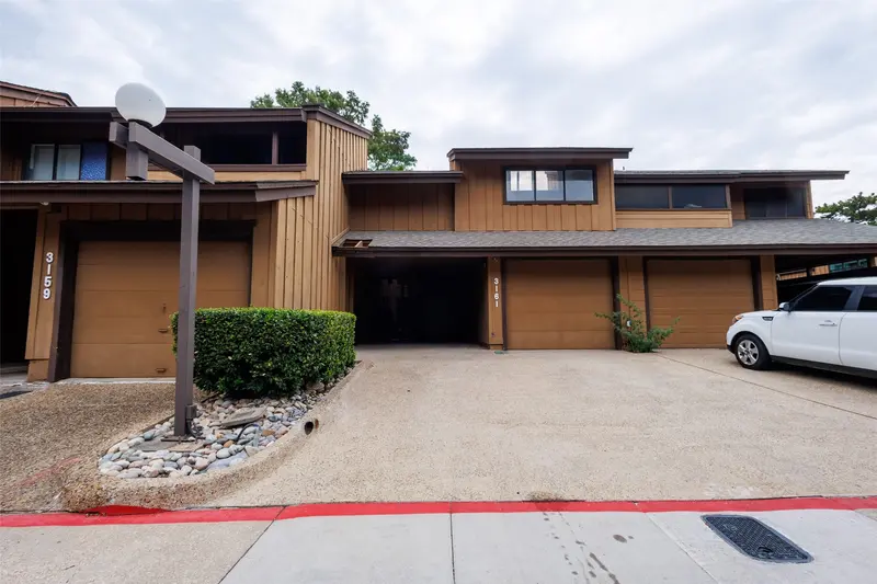 3161 Golden Oak, Farmers Branch