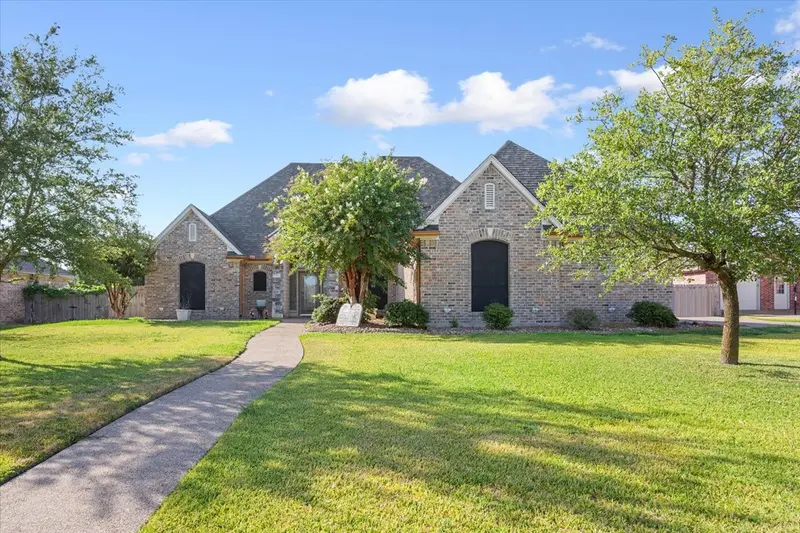 1408 Laurel Park, Robinson