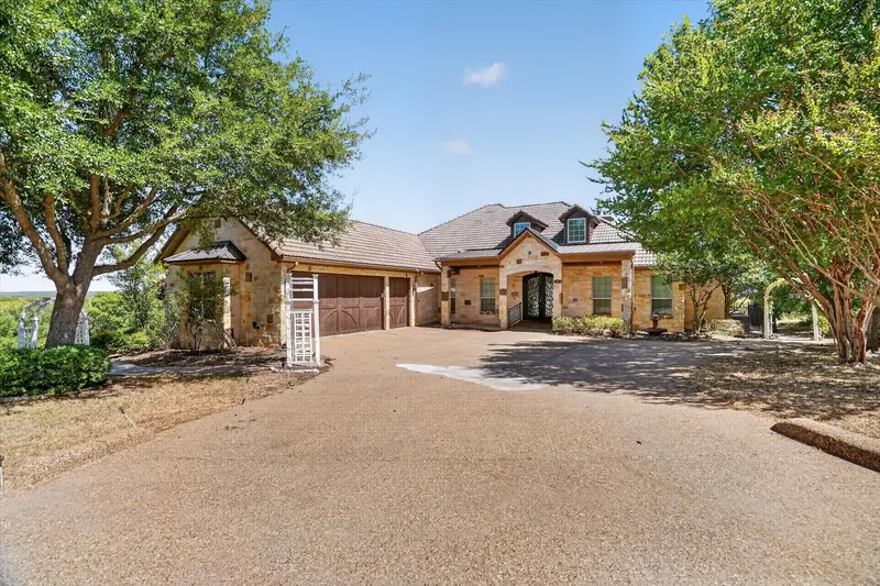 6305 CARNEGIE Court, Cleburne