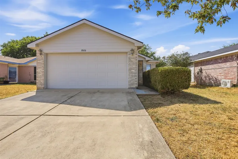 10616 Shadywood Drive, Fort Worth