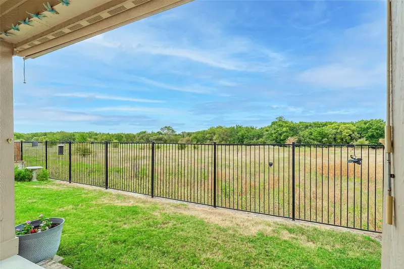 112 Plumed Thistle Drive, Fort Worth