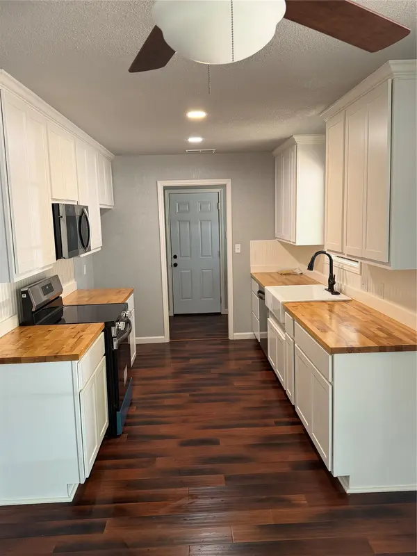 209 porter Court, Crowley