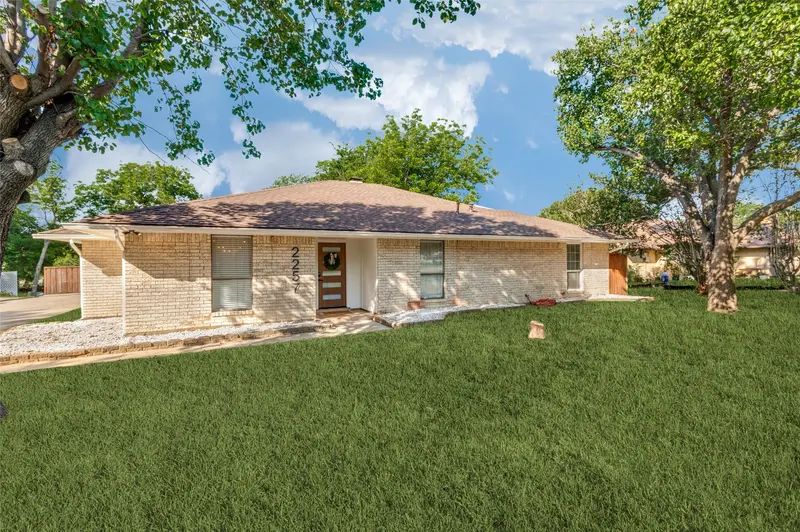 2257 Bolden Road, Irving