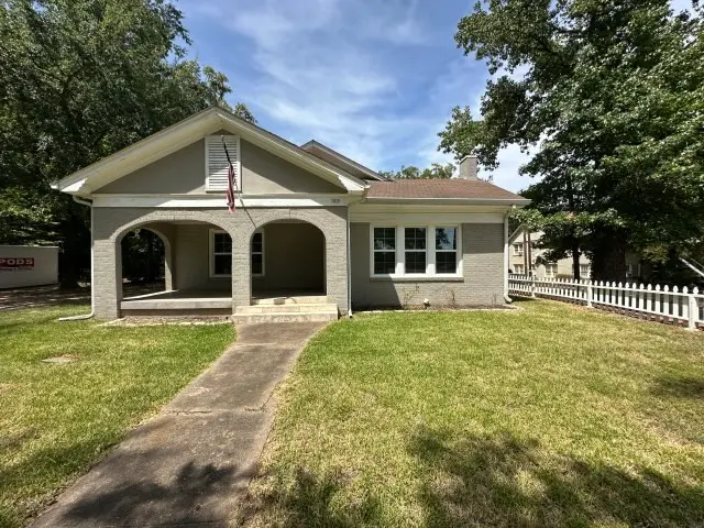 1103 S Broadway Avenue, Tyler