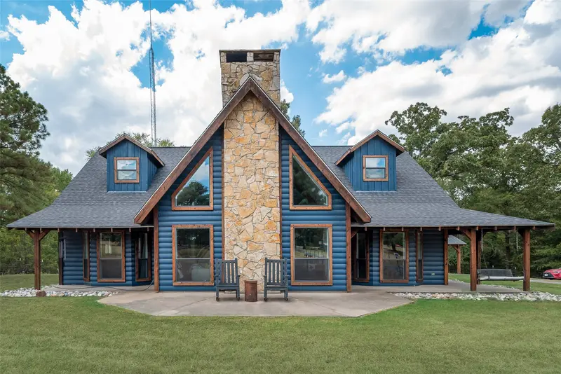 23015 State Highway 64, Canton