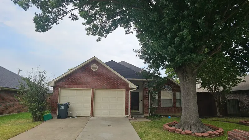827 Quail Brook Drive, Arlington