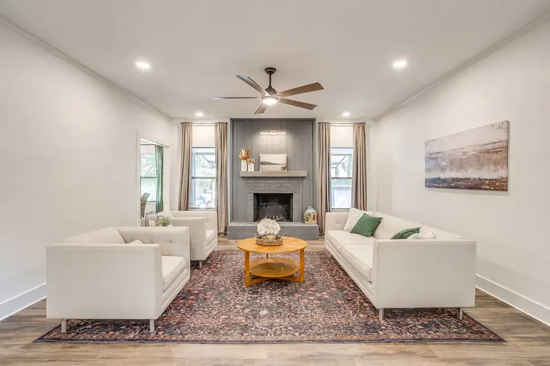 6824 Ridgewood Drive, North Richland Hills