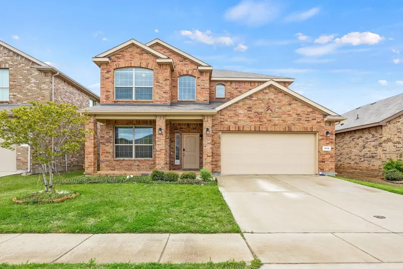 916 Meadow Scape Drive, Fort Worth