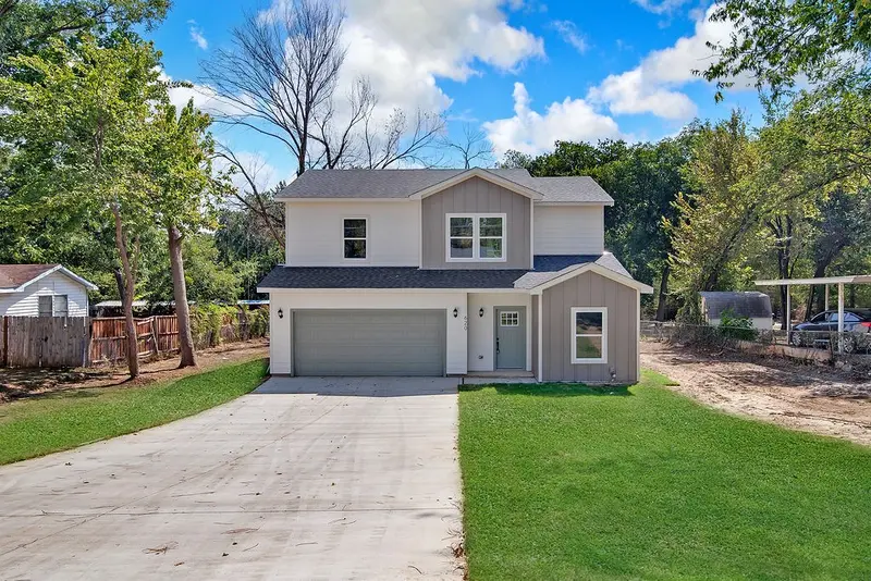 620 Alameda Road, Azle