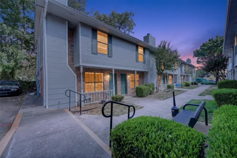 929 Hickory Street, Denton
